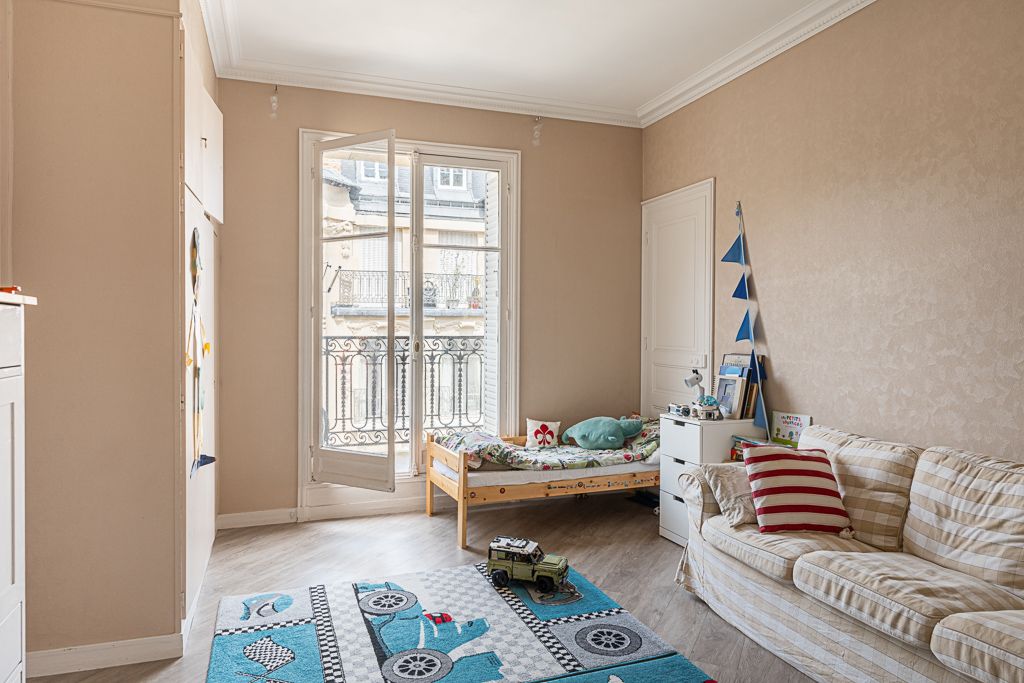 apartment 5 rooms for sale , Paris (75008)